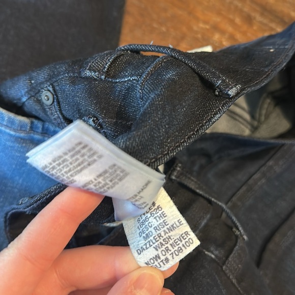 Mother Mid Rise Dazzler Ankle Jean - Picture 5 of 16